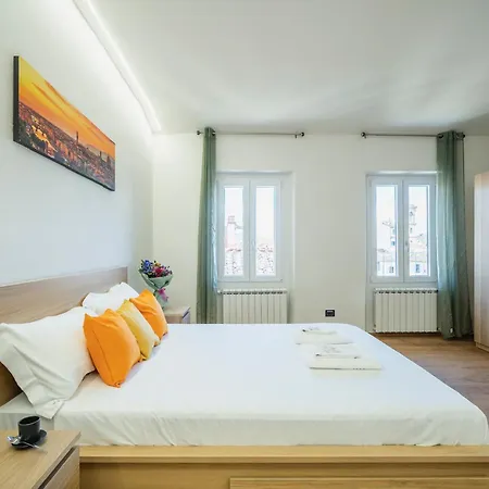 Apartment Borgo Allegri Luxury Florence